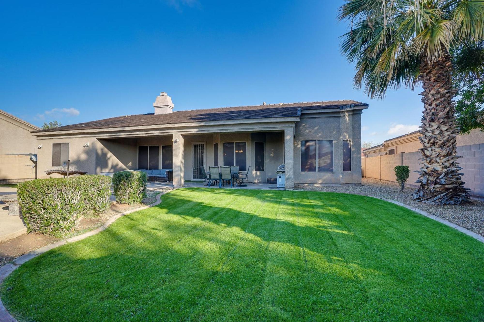 Goodyear Group Getaway With Pool And Putting Green Exterior photo